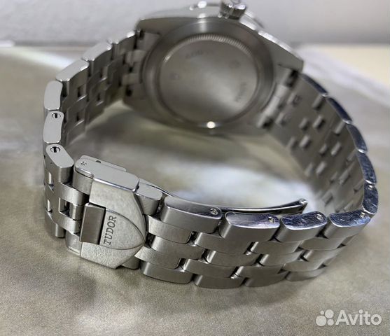 Tudor Glamour Day & Date