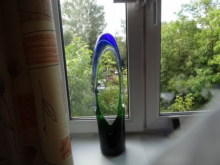 Ваза интерьерная, стекло цветное