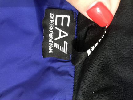 Женская куртка Emporio Armani EA7