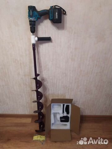 Прикормочный кораблик V020+эхолот