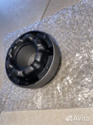 Новый сайлентблок пневмобаллона на Mercedes W166