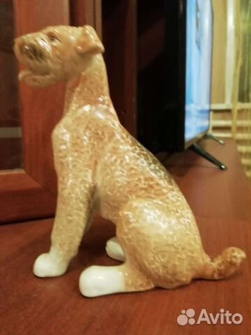 Фарфоровая статуэтка Эрдельтерьер