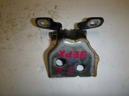 Петля двери задней левой верхняя renault sandero 2