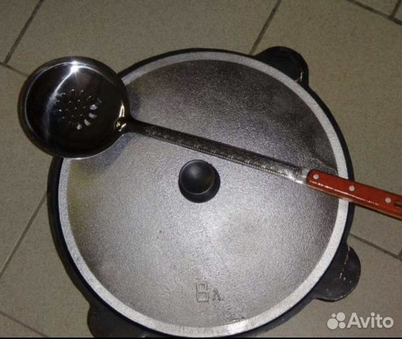 Kазан чугyнный 8л+шyмoвка