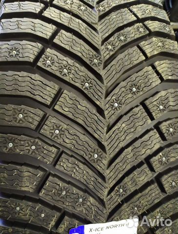 Michelin X-Ice North 4 215/55 R17