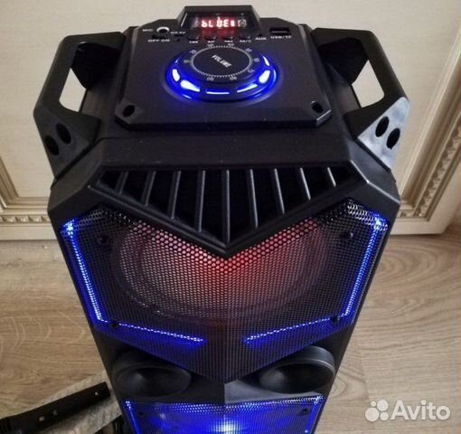 Колонка блютуз с микрфоном и радио