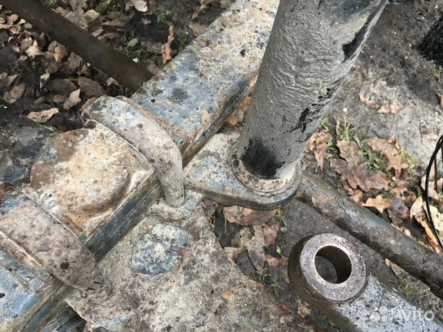 Кронштейн амортизатора нижний левый