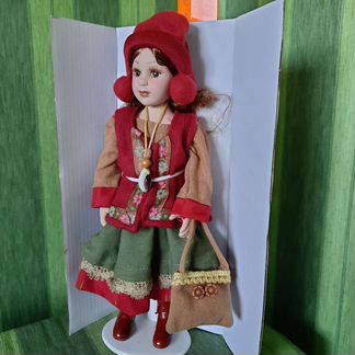 Кукла фарфоровая коллекционная