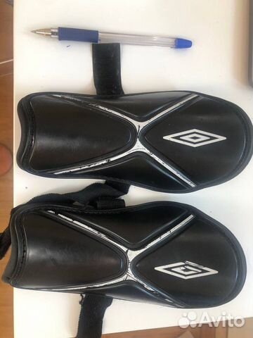 Футбольные щитки