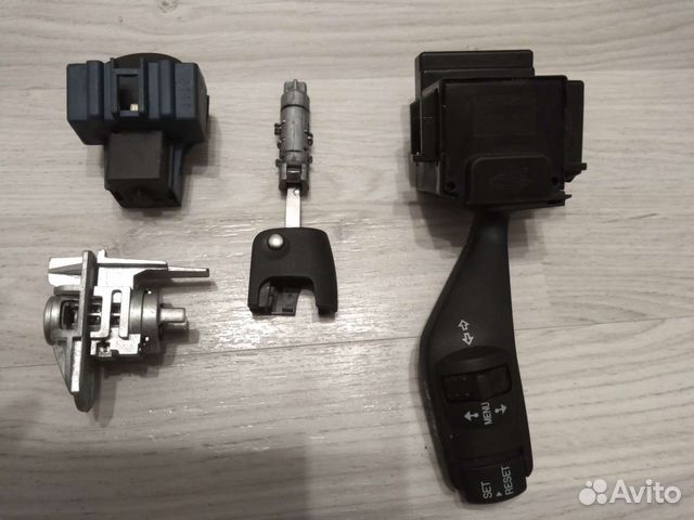 Подрулевой переключатель левый Ford Focus