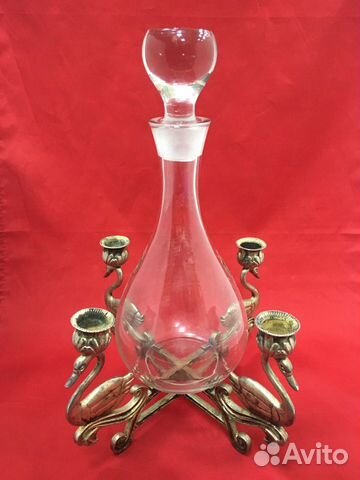Графин старинный на подставке с подсвечниками