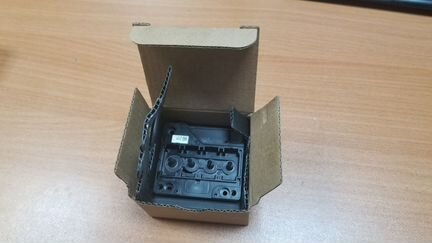 Печатающая головка Epson F181010 для L100, L200