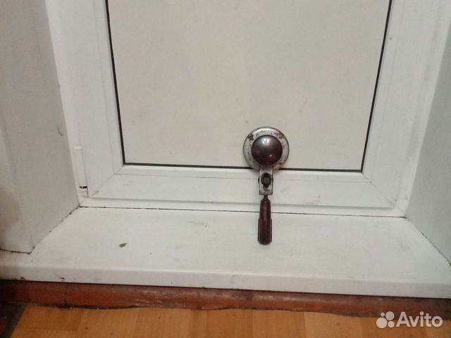 Закаточная машинка для жестяных банок времен СССР