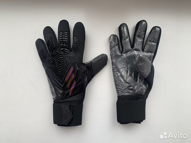 Футбольные вратарские перчатки