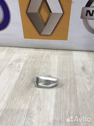 Повторитель поворотника в Крыло в Зеркало Renault
