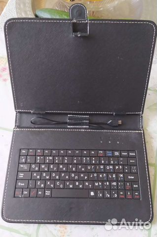 Клавиатура-чехол для планшета