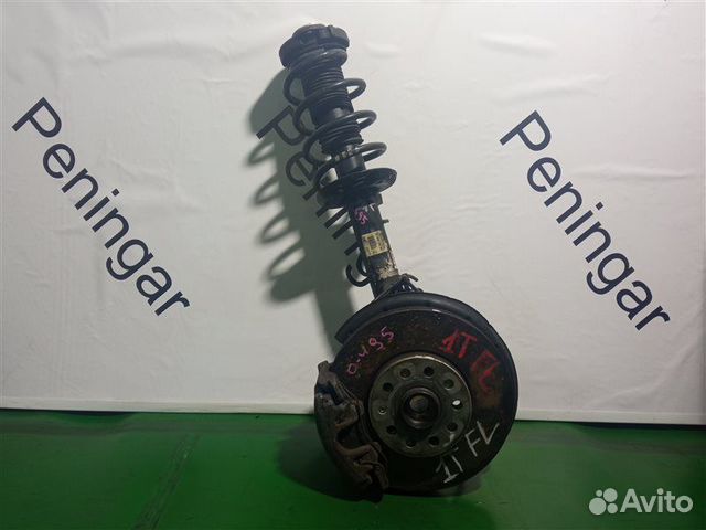 Ступица (кулак, цапфа) передняя левая Volkswagen