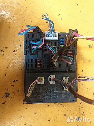 Реле управления блок предохранителей Nissan HR12 D