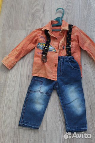 Рубашка и джинсы