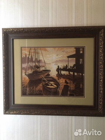 Картина вышитая крестом в багете под стеклом