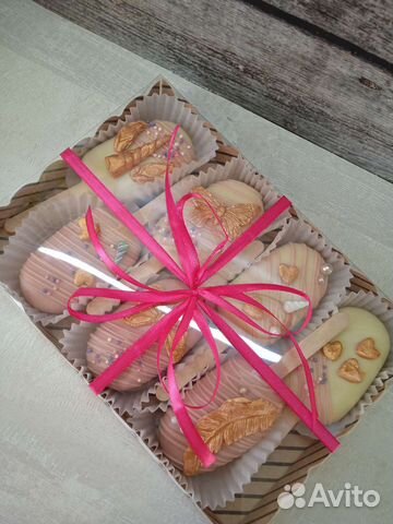 Пирожное на палочке