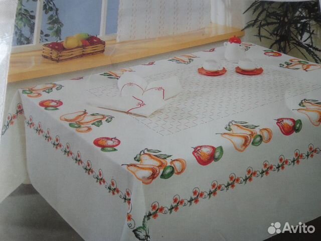 Новый комплект скатерть 150х180 см. + 6 салфеток