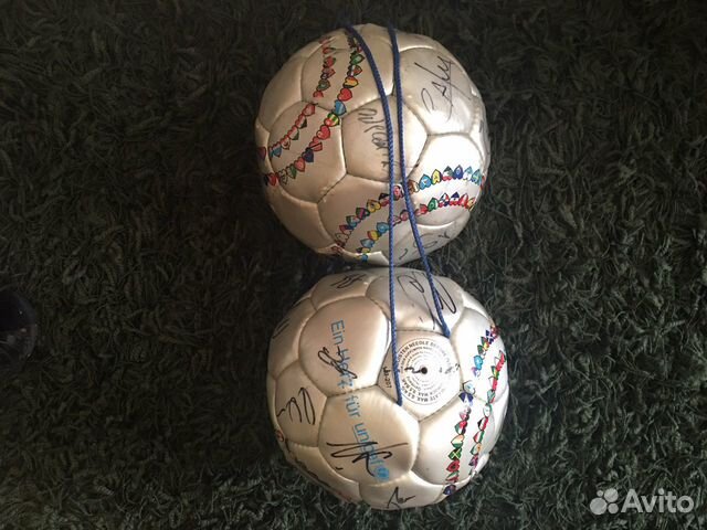 Футбольные мячи с автографами