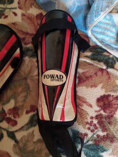 Щитки футбольные