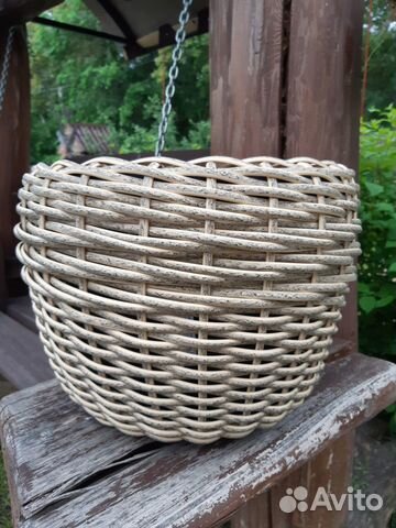 Кашпо из искусственного ротанга