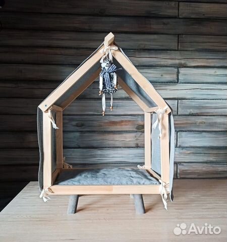 Домик для кошки или маленькой собачки