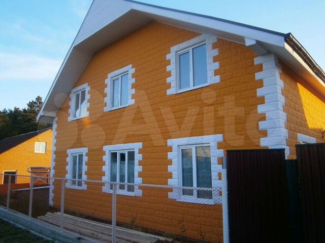 Коттедж 200 м² на участке 12 сот.