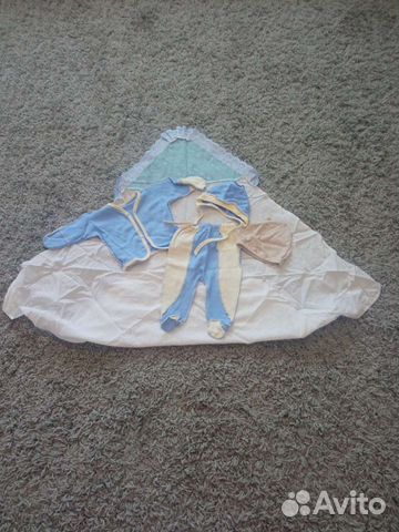 Уголок,костюм на выписку