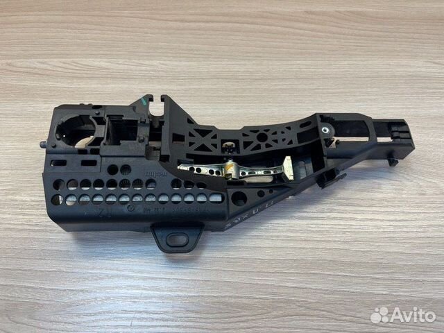 Кронштейн ручки двери правый LADA X-Ray