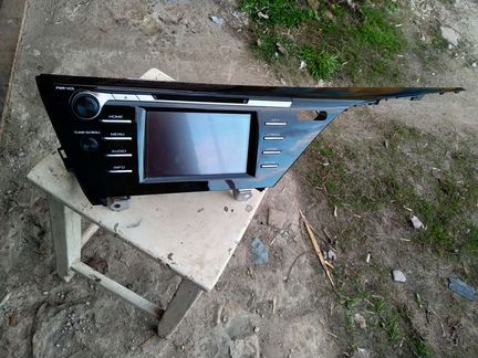 Штатный магнитола Toyota Camry v70