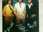 Автографы Bee Gees