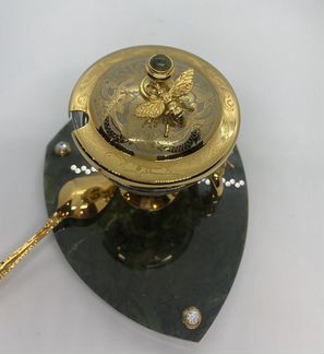 Медовница с нефритом, Златоуст