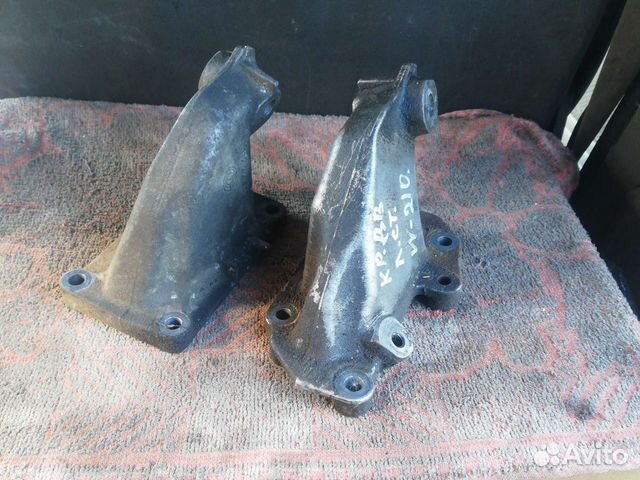 Кронштейн опоры двигателя Мерседес W210