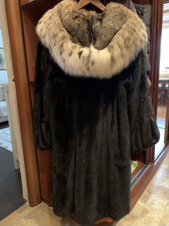 Шуба норковая с капюшоном из рыси