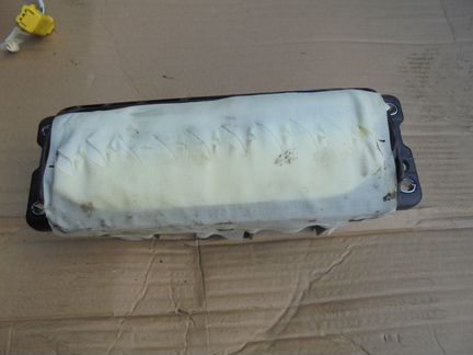 Подушка безопасности в торпеду Фольксваген Пассат