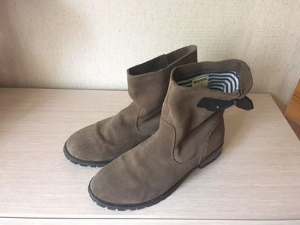 Продам демизонные ботинки Diesel