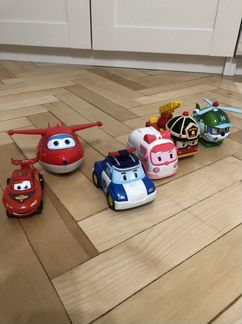 Игрушки из серии Робокар Полли