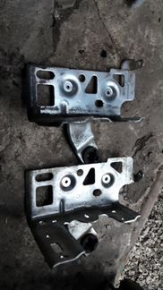 Кронштейн блока управления двигателем Nissan