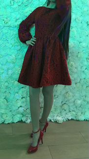 Платье красное