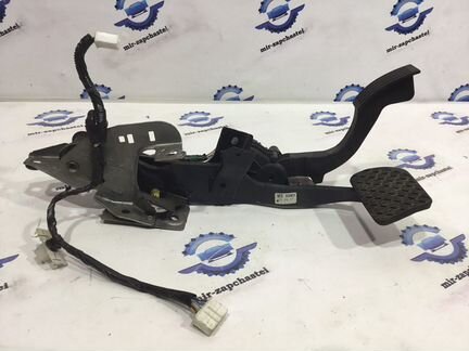 Педальный узел. Автомат Mazda 3 BL Ford Focus 2