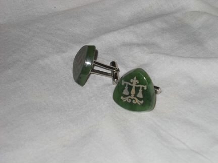 Запонки новые из нефрита со знаком зодиака Весы