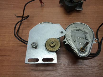 Моторчик дсм 2-п-220 ухл4.2