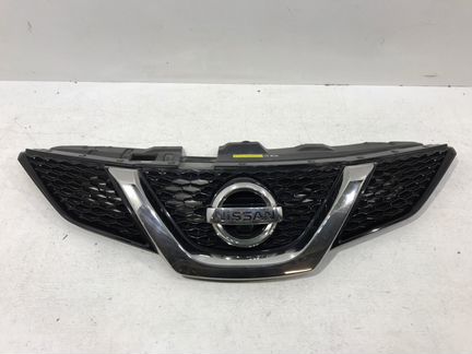 Решетка радиатора передняя Nissan Qashqai J11