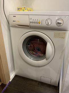 Стиральная машина Zanussi ZWS 382