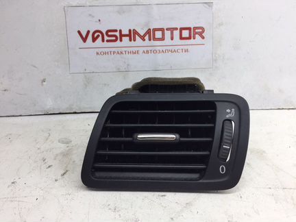 Дефлектор воздушный левый Volkswagen Passat Cc