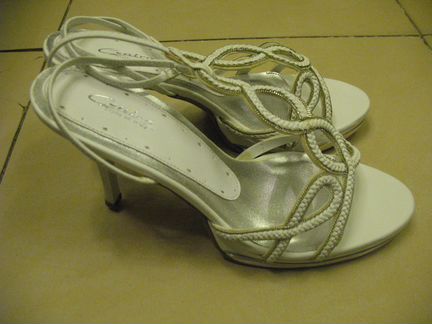 Очень красивые белые босоножки. Style of Italy. 39